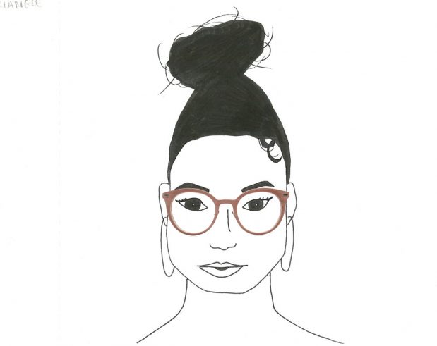 Femme triangle lunettes